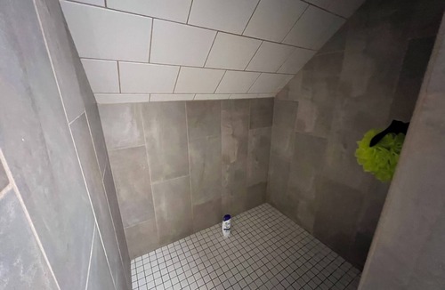 Omaha House | Cozy 5 Bedroom 3 Bath Omaha Home. Sleeps 14 w/Lots of parking!