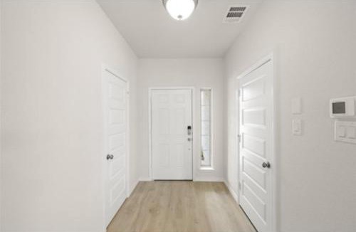 Denton House | Cozy 6 Bedroom Near UNT & Medical City