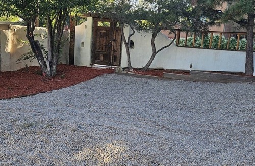 Santa Fe House | Cozy Adobe centrally located with covered parking.