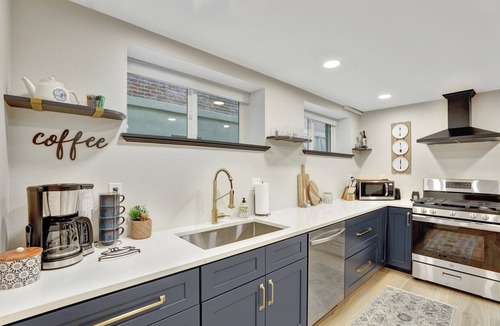 City Park West Apartment | Cozy and Chic 1-Bedroom Apartment in Historic Central Denver - Pet Friendly