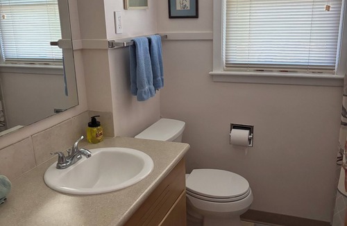 Lincoln Bed & Breakfast | Cozy and clean two bedroom home.Full bath. Coffee and rolls waiting for you.