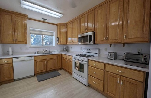 Hot Springs House | Cozy Apartment in the Beauty of the Black Hills