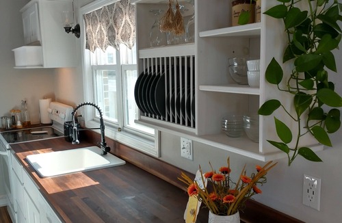Pipestone House | Cozy Basecamp: Big Comfort in a Small Home, Perfect for Exploring SW Minnesota
