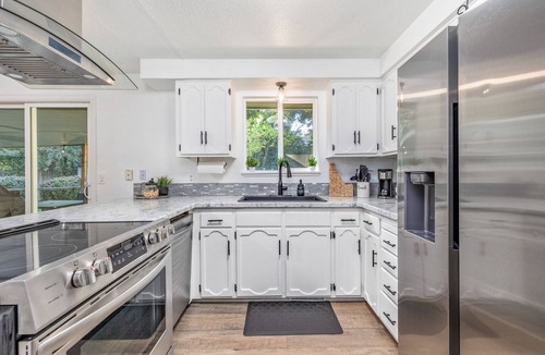 West Bench Cottage | Cozy Boise Gem: Private Yard, Game Room & Workspace