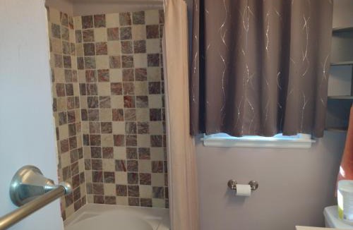 Lincoln Villa | Cozy Brickhouse Indiana Village