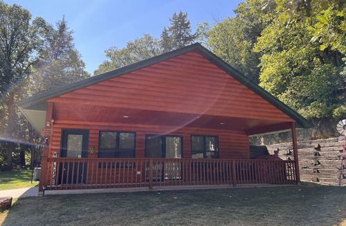 Crofton Cabin | Cozy Cabin get away - walking distant to beach