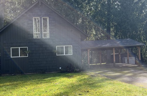 Sudden Valley Cabin | Cozy Cabin Getaway