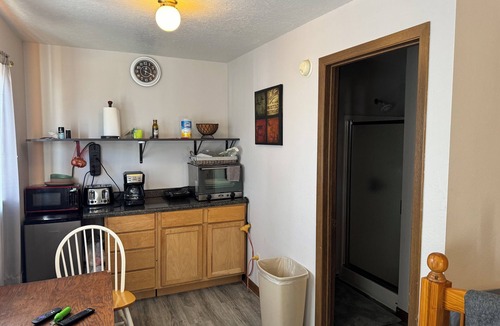 Crofton Cabin | Cozy cabin near Lewis and Clark Lake and CJ’s at the Lake