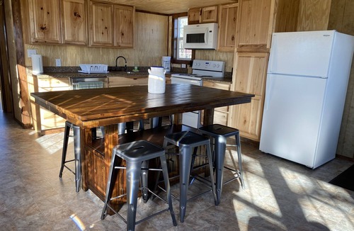 Pilot Point Cabin | Cozy Cabin on Ranch by Lake Ray Roberts!