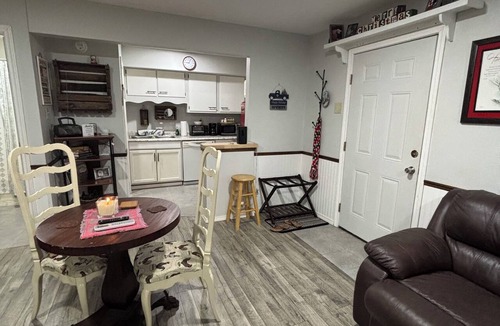 Yancey Cabin | Cozy cabin perfect for a relaxing getaway in the country or visiting family.