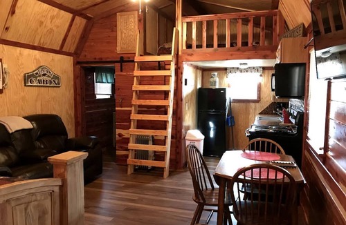 Hughes County Cabin | Cozy Cabin Rental on a Winery for a Romantic Weekend Getaway in Oklahoma