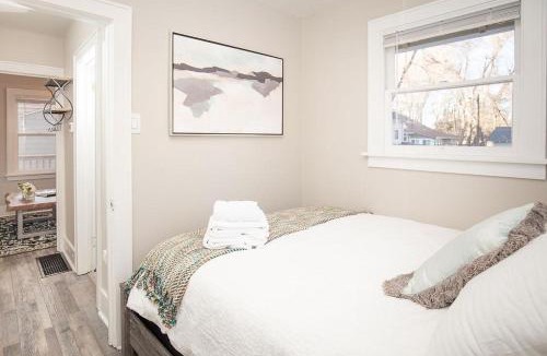 Greeley House | Cozy Carriage House - Walk to UNC + Free Bikes