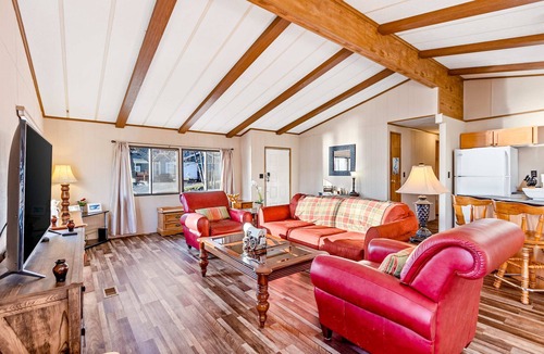 Harrison House | Cozy CDA Waterfront Home