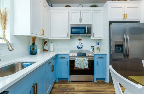 Henderson Point House | Cozy Coastal Cottage w/ dock, boat launch and a pool!!