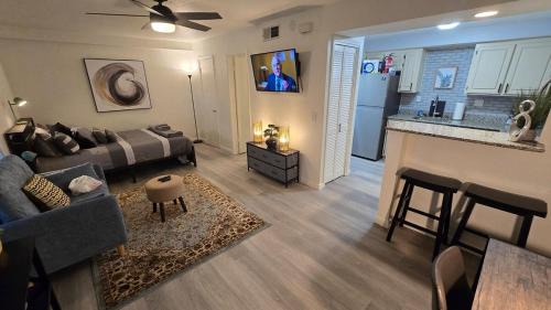 Oklahoma City Apartment | Cozy Comfy and Peaceful Oasis Getaway with Porch