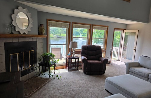Waldron House | Cozy, convenient, lakeside Townhome close to FIFA activities