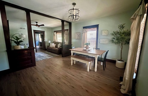 Smithville House | Cozy Cottage close to downtown Smithville