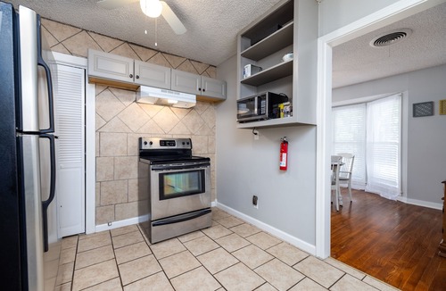San Angelo Cottage | cozy cottage downtown 2bd/2bth pet friendly