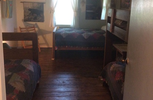 West Livingston Cottage | Cozy Cottage on Lake Livingston