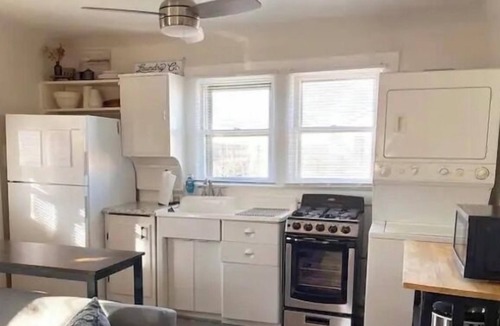 Roswell Cottage | Cozy Cottage~Pet Friendly 2 Pets Stay For FREE!