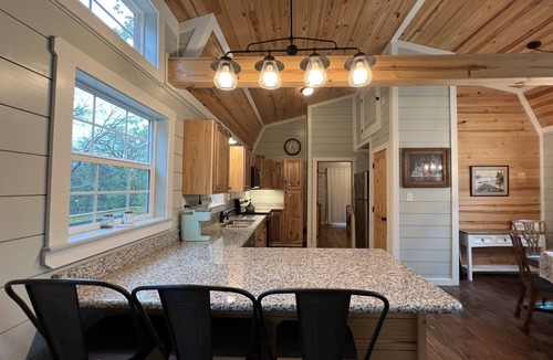 Hamilton Cottage | Cozy Country Cottage; Family Retreat - Just minutes from Circle T Arena