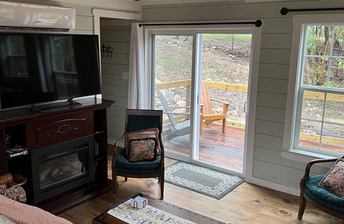 Hamilton Cottage | Cozy Country Cottage; Family Retreat - Just minutes from Circle T Arena
