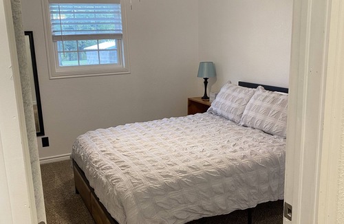 Comanche House | Cozy Country Home 5 min from Proctor Lake and Par Country Club.