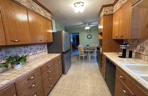 Forks House | Cozy countryside getaway in downtown Forks, Washington.