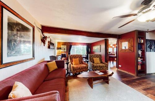 Joseph House | Cozy dog-friendly home with fireplace near Wallowa Lake State Park & tram