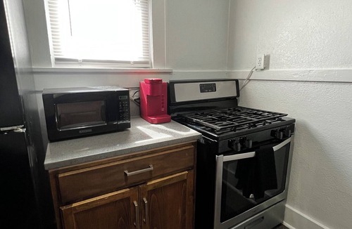 Northside Apartment | Cozy, Downtown Apt. Unit #3- upper level- City Center 1.2 miles away!