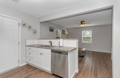 Grand Prairie Apartment | Cozy entire 1-bedroom apartment in charming Grand Prairie with yard