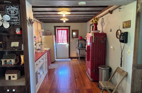 New Berlin House | Cozy Farm Bunkhouse