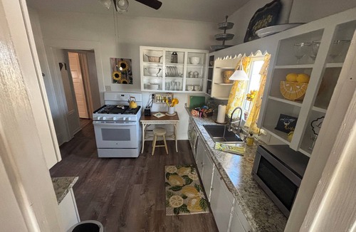 Nemo House | Cozy farmhouse w/pool. Central to museums, golfing, lakes, sports & shopping.