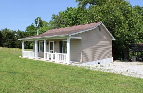 Stoutsville House | Cozy, Fully Renovated Cabin Near Mark Twain Lake