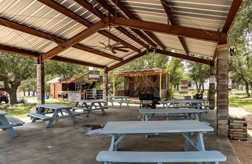 Mountain Home RV Rental | Cozy Glamping Yurt with Wildlife Views near Mountain Home, Texas