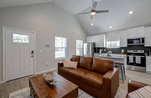 Montgomery House | Cozy Home Lake Conroe