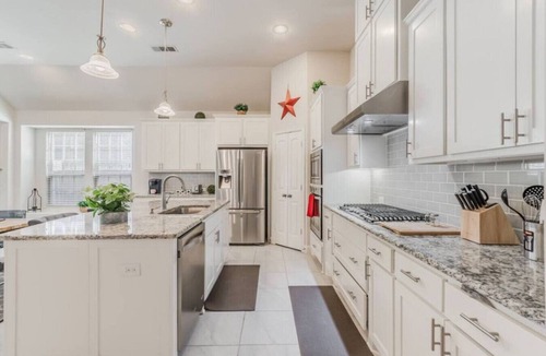 The Colony Apartment | Cozy Home Luxury Corporate Housing