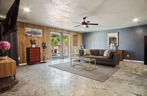 Midwest City House | Cozy home with fenced yard in Midwest City