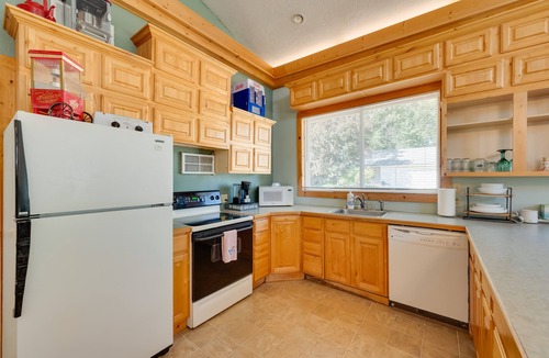 Caldwell Apartment | Cozy Idaho Retreat w/Grill & Fire Pit!