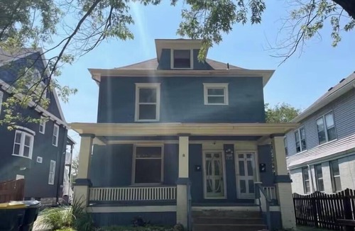 Southmoreland House | Cozy KC Duplex 2BR Retreat Near Downtown
