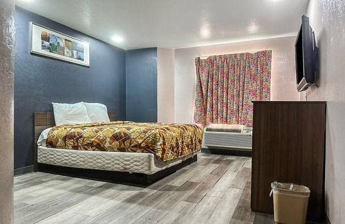 Jackson Hotel | Cozy King Bed|Smoking|Jackson