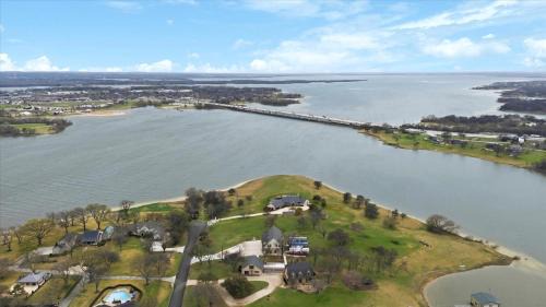 Little Elm House | Cozy Lakefront Cabin with Private Beach Access Near Little Elm Beach, Little Elm TX