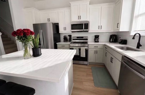 South Dallas - Fair Park House | Cozy Luxe 3BD + Game Room - 5 mins to Downtown