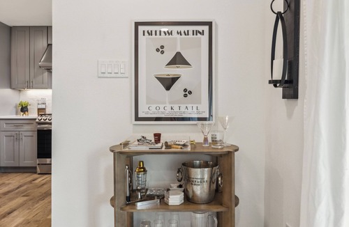 Richardson House | Cozy Luxe Home -Next to UTD + Near Downtown Dallas