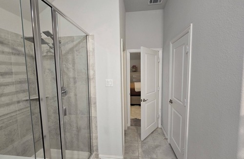 Aubrey House | Cozy Luxury Getaway near Frisco and Prosper