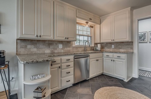 Central Oklahoma City House | Cozy, modern ranch in the Village with huge shower & covered patio!