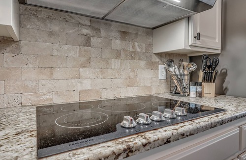 Central Oklahoma City House | Cozy, modern ranch in the Village with huge shower & covered patio!