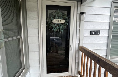 Creston House | Cozy Oak home,n super cute and comfy home located close to restaurants and bars!