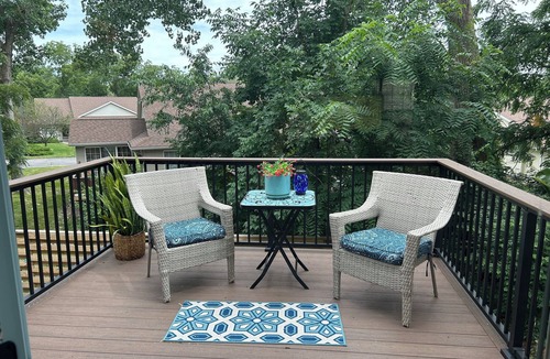 Cedar Rapids Condo | Cozy & Quaint 2 bedroom condo in nice NE Cedar Rapids with AC, WiFi