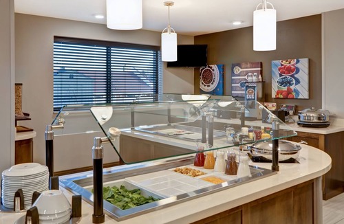 Overland Park Apartment | Cozy Queen Studio w/Full Kitchen, Overland Park